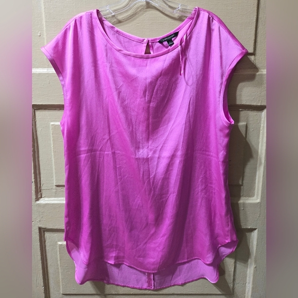 Banana Republic 100% Polyester Pink Satin Cap Sleeve Key Hole Button Back Top - Picture 1 of 5